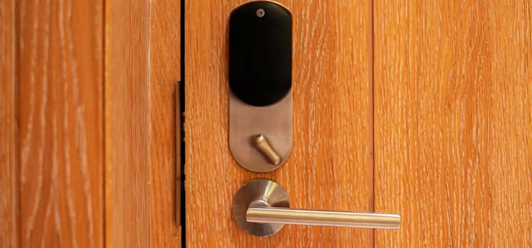 Automatic Locking Door Knob Aurora